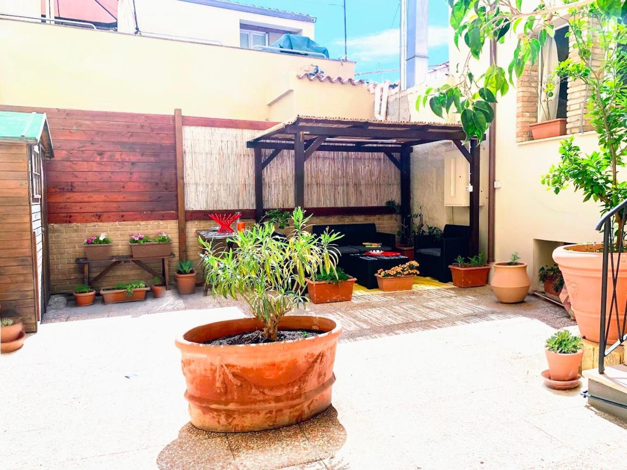 דירות קליארי Oasi Urbana Con Terrazza E Vista מראה חיצוני תמונה