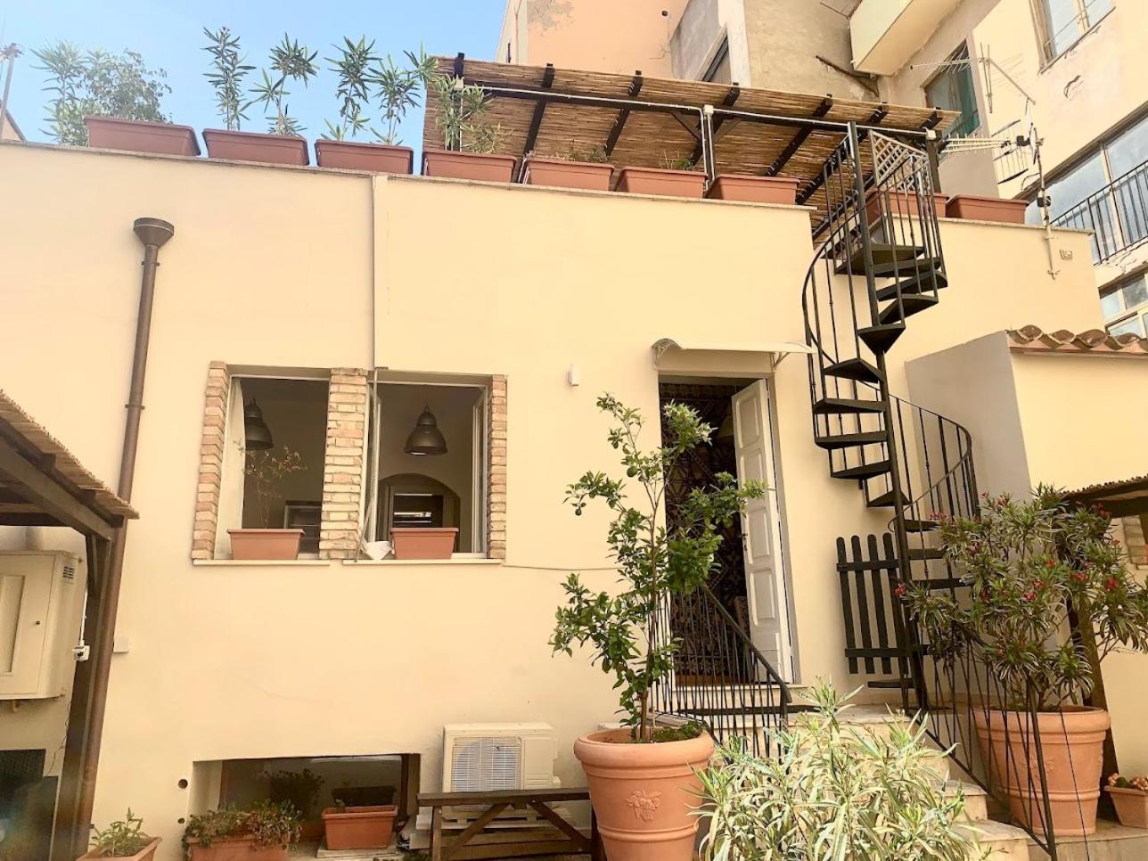 דירות קליארי Oasi Urbana Con Terrazza E Vista מראה חיצוני תמונה