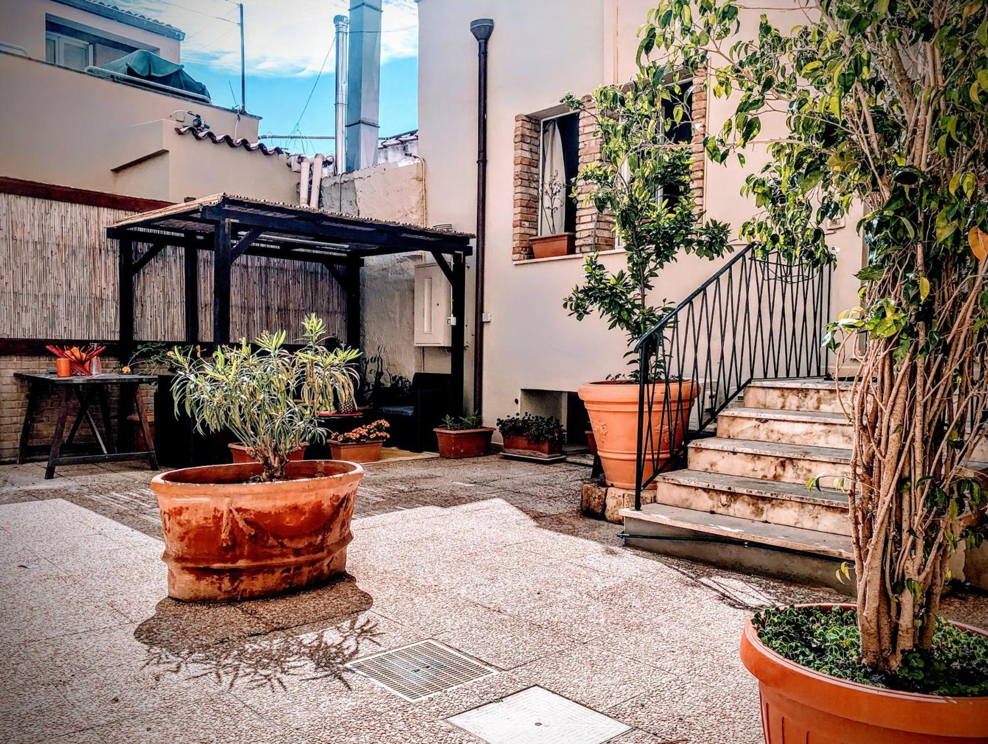 דירות קליארי Oasi Urbana Con Terrazza E Vista מראה חיצוני תמונה