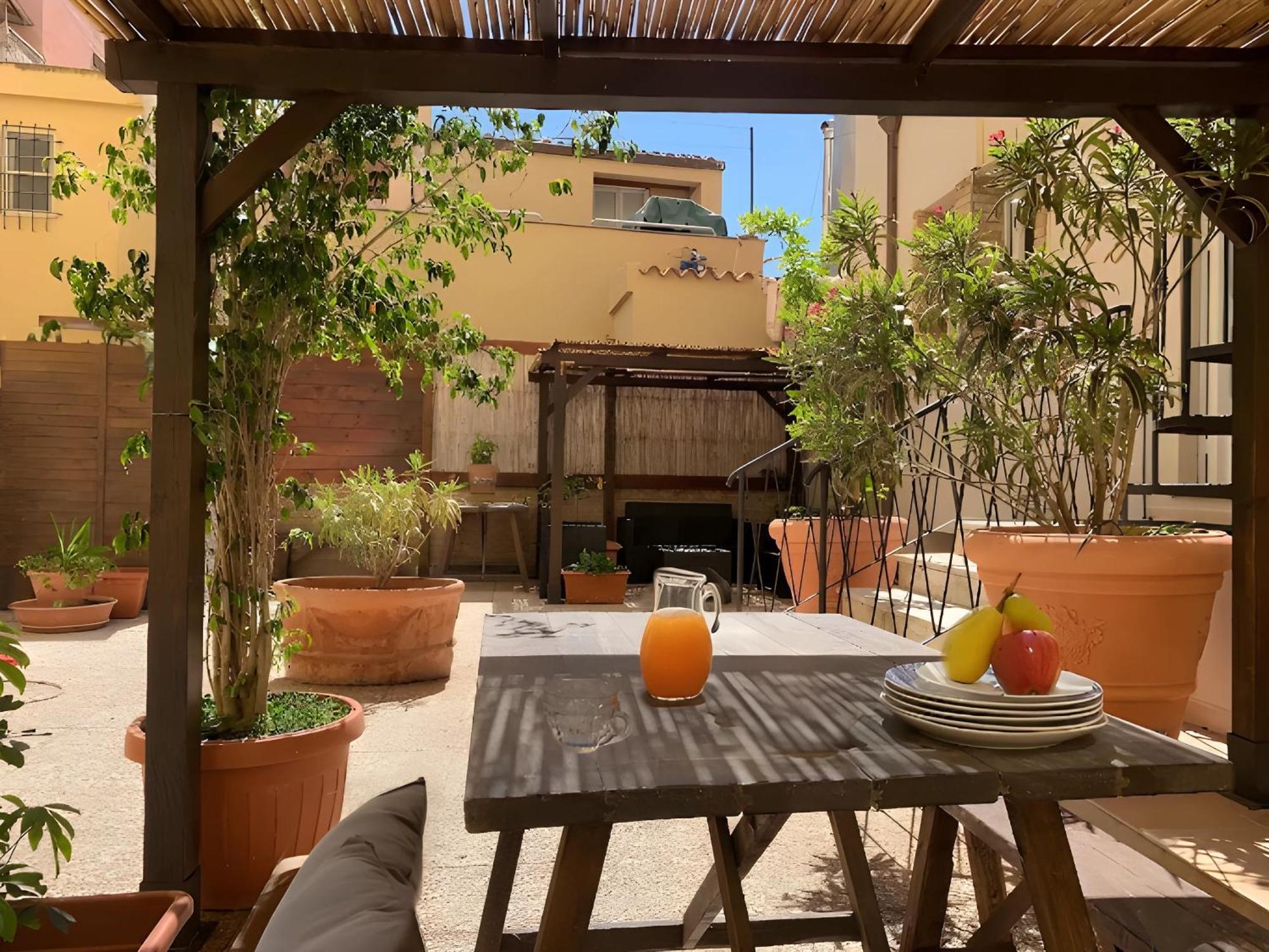 דירות קליארי Oasi Urbana Con Terrazza E Vista מראה חיצוני תמונה